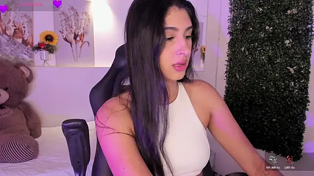 Ashley Evans18 online show from November 29, 2025, 12:08 pm