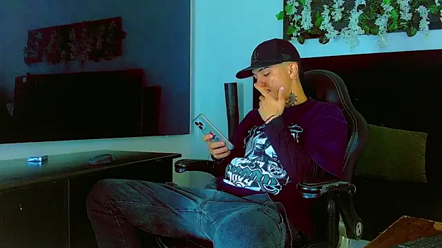 HannibalLester online show from April 22, 2026, 4:48 am