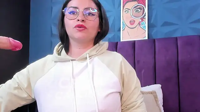 NicoleJonss online show from May 15, 2026, 11:12 pm