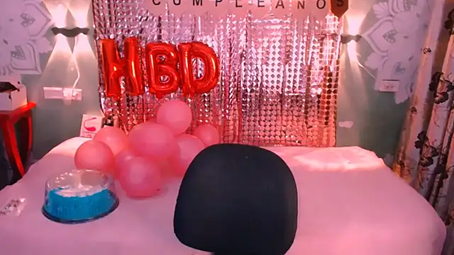 Emili Roux online show from February 10, 2025, 6:13 pm