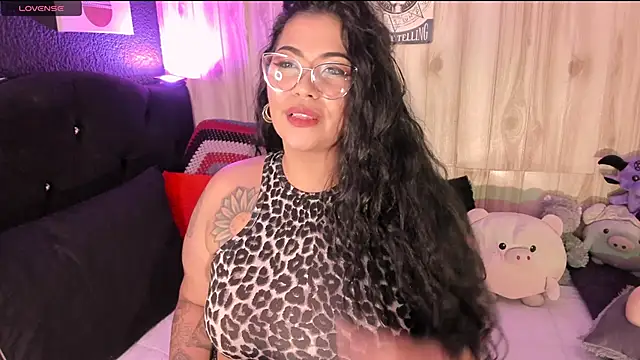 yoishat77 online show from December 5, 2024, 6:32 am