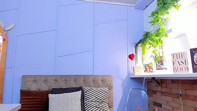 nathalie rossel online show from October 29, 2025, 7:04 pm