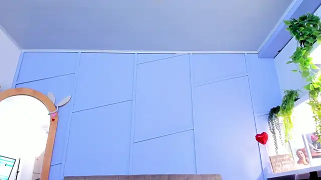 nathalie rossel online show from November 17, 2025, 7:52 pm