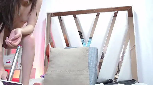 dafne queenn online show from March 6, 2025, 3:45 pm