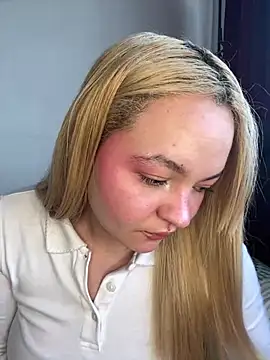 Naiara Sex  online show from April 25, 2026, 7:22 pm