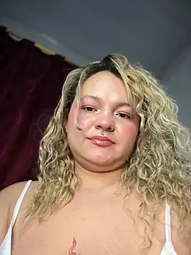 Snapshot of Naiara_Sex_ chatting on July 15, 2026, 12:05 am Naiara Sex online show from July 15, 2026, 12:05 am