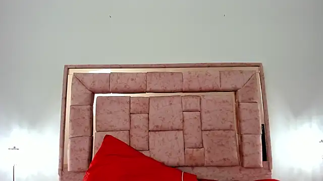 zoee lovv online show from December 14, 2024, 3:07 am