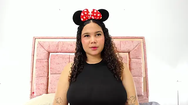 zoee lovv online show from January 11, 2025, 3:13 am