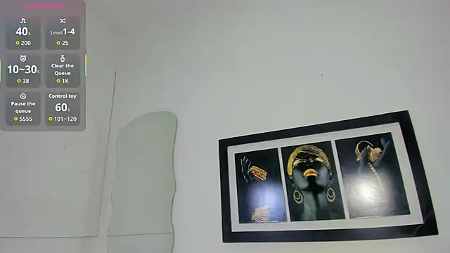 zoee lovv online show from November 26, 2025, 3:07 am