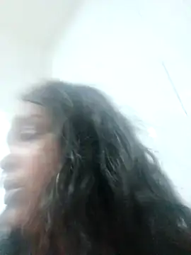 annybarros21 online show from April 9, 2026, 8:03 pm