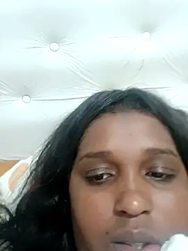 annybarros21 online show from April 10, 2026, 8:57 pm