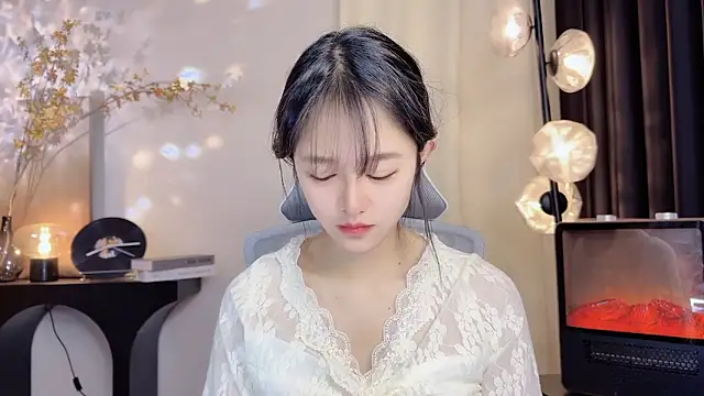 xiaodaibabyy online show from January 11, 2025, 12:29 pm