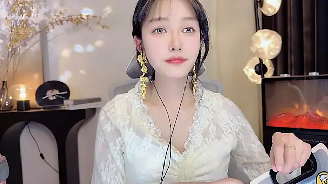 xiaodaibabyy online show from January 11, 2025, 3:31 pm