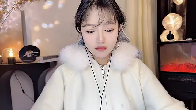 xiaodaibabyy online show from February 2, 2025, 4:22 pm