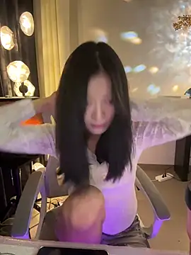 xiaodaibabyy online show from February 21, 2025, 4:59 pm