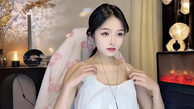 xiaodaibabyy online show from February 25, 2025, 1:17 pm