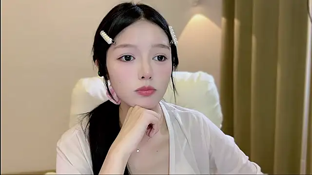 xiaodaibabyy online show from October 3, 2025, 1:08 pm