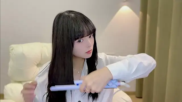 xiaodaibabyy online show from October 14, 2025, 6:25 am