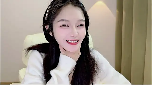 xiaodaibabyy online show from December 3, 2025, 2:04 pm