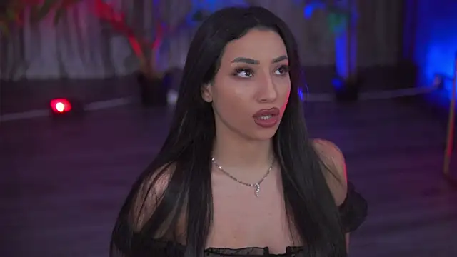 GinaValentinna online show from September 15, 2025, 7:25 pm