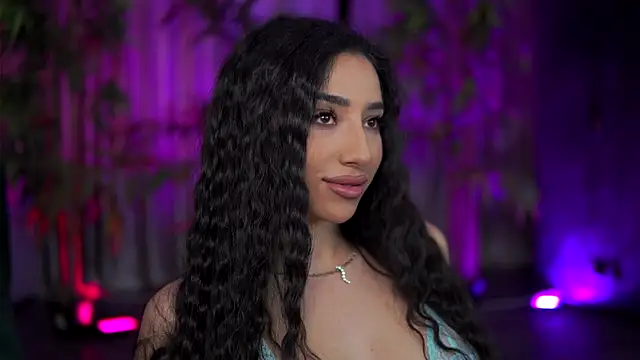 GinaValentinna online show from November 11, 2025, 7:58 pm