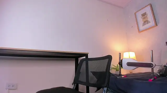 Caroline dh online show from April 14, 2026, 11:38 am