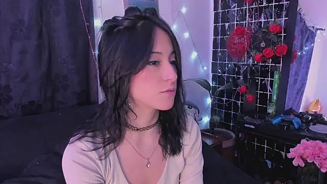 Snapshot of Carlasxdreams chatting on February 17, 2025, 3:15 am Carlasxdreams online show from February 17, 2025, 3:15 am