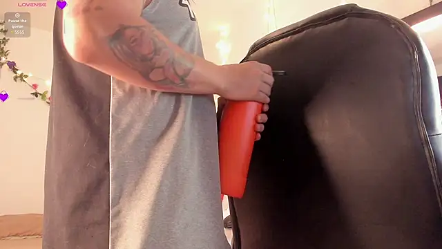 Snapshot of Carlasxdreams chatting on November 2, 2025, 1:41 am Carlasxdreams online show from November 2, 2025, 1:41 am