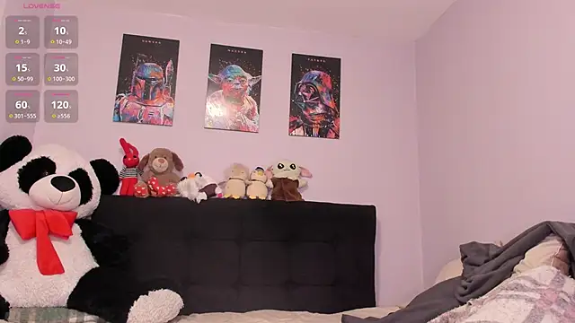 Carlasxdreams online show from April 21, 2026, 1:42 am