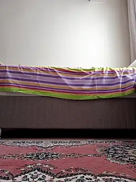 nyraminyon online show from September 12, 2025, 7:19 am