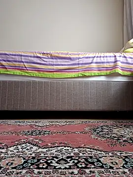 nyraminyon online show from September 28, 2025, 8:31 am