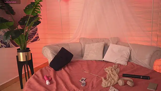 Snapshot of Dear_Morgan chatting on February 20, 2025, 6:35 pm Dear Morgan online show from February 20, 2025, 6:35 pm