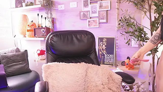 Snapshot of Dear_Morgan chatting on October 30, 2025, 7:47 pm Dear Morgan online show from October 30, 2025, 7:47 pm