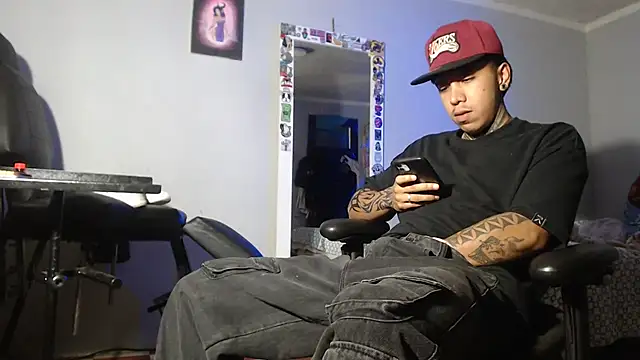 Nickhot0609 online show from January 8, 2025, 1:21 am