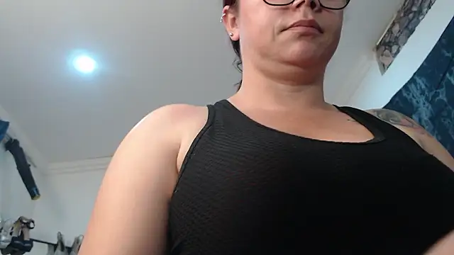 Snapshot of Madame_Shein_ chatting on March 21, 2026, 5:27 pm Madame Shein online show from March 21, 2026, 5:27 pm