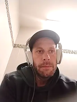 axelongshaft69 online show from February 27, 2026, 3:23 pm