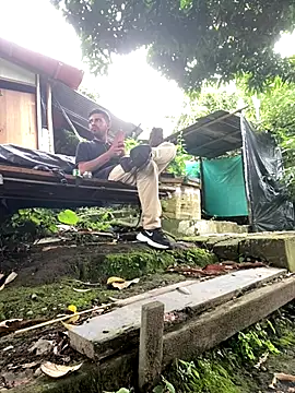 Jestebanano online show from October 3, 2025, 8:28 pm