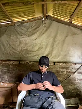 Jestebanano online show from November 7, 2025, 9:26 pm