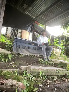 Jestebanano online show from April 20, 2026, 12:08 pm