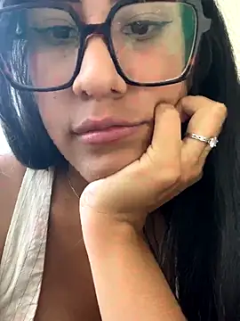 AleFantasy0001 online show from September 21, 2025, 9:38 pm