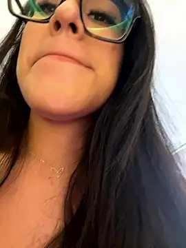 AleFantasy0001 online show from January 15, 2026, 4:22 pm