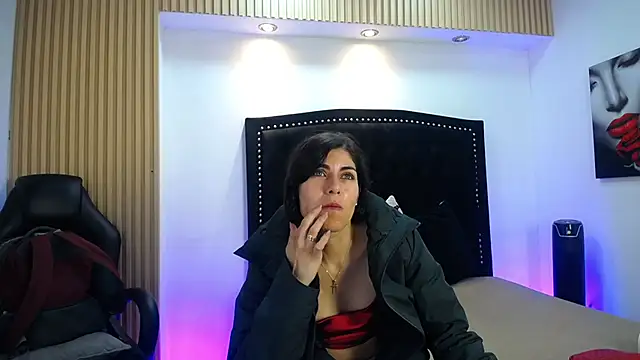 Melodi Roux online show from April 19, 2026, 12:59 pm