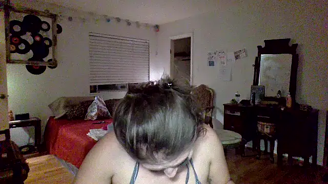 sophiarica online show from April 28, 2026, 1:26 am