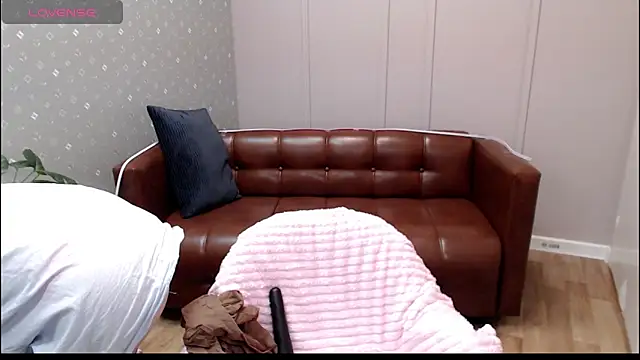 Cutie Erikaa1 online show from December 17, 2025, 2:28 am