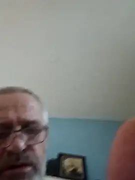 geilerschwanz64 online show from January 5, 2025, 8:21 pm