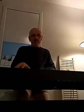 geilerschwanz64 online show from January 13, 2025, 1:45 am