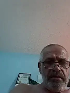 geilerschwanz64 online show from March 10, 2025, 2:26 pm