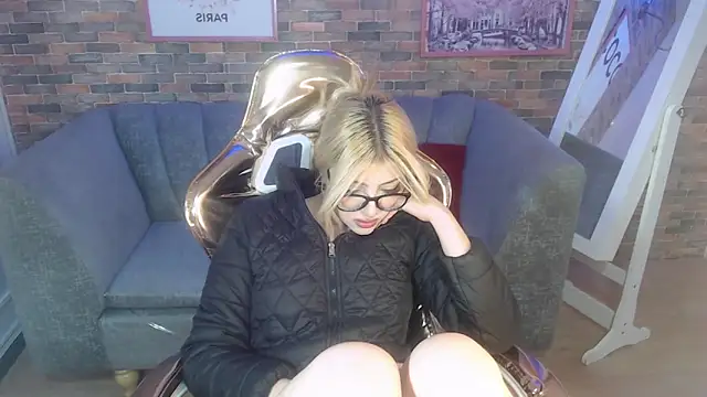 Kitty fox b online show from March 7, 2025, 3:49 pm