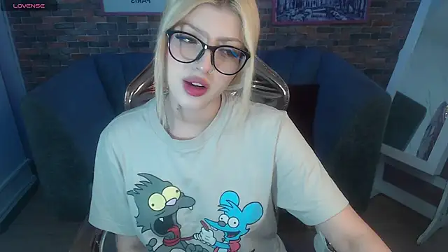 Kitty fox b online show from March 10, 2025, 12:59 pm