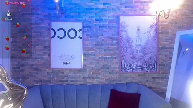 Kitty fox b online show from March 19, 2025, 6:55 pm